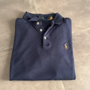 Ralph Lauren pike GE PRISFÖRSLAG  - Skick: 9/10 | Storlek: S | Passar XS | Passar perfekt för dig som är 165-170 | Nypris: 1500 | Mitt pris: Ge prisförslag | Hör av er vid frågor. 
