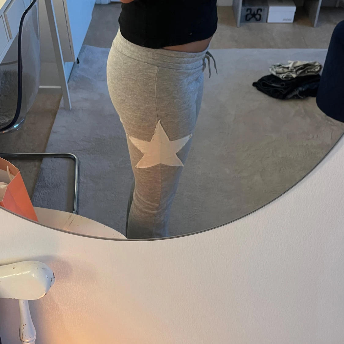 Gråa mjukisbyxor - 1