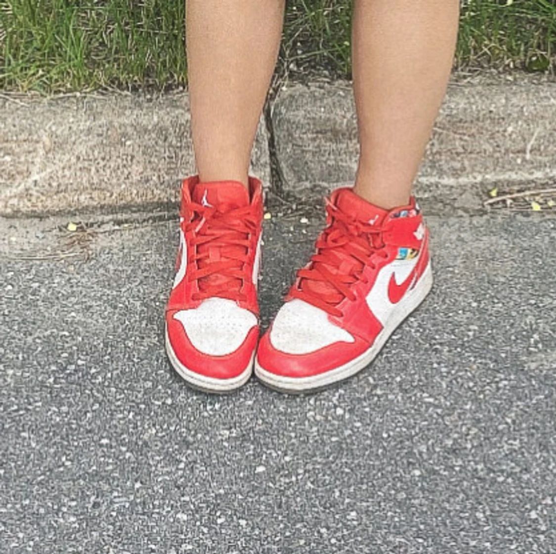 Nike Air Jordan 1 röd/vit sneakers