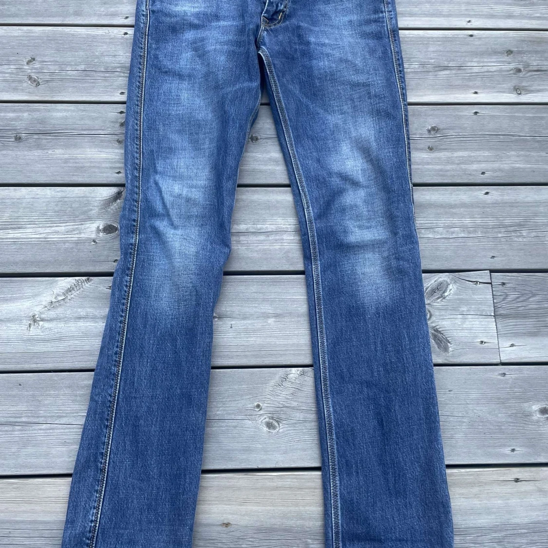 Blå raka jeans från Acne - 1