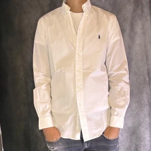 Ralph Lauren skjorta - Mycket fint skick | Size M  | fraktar spårbart inom 24 timmar |  för att köpa klicka ” köp nu” | vid frågor skriv ett meddelande