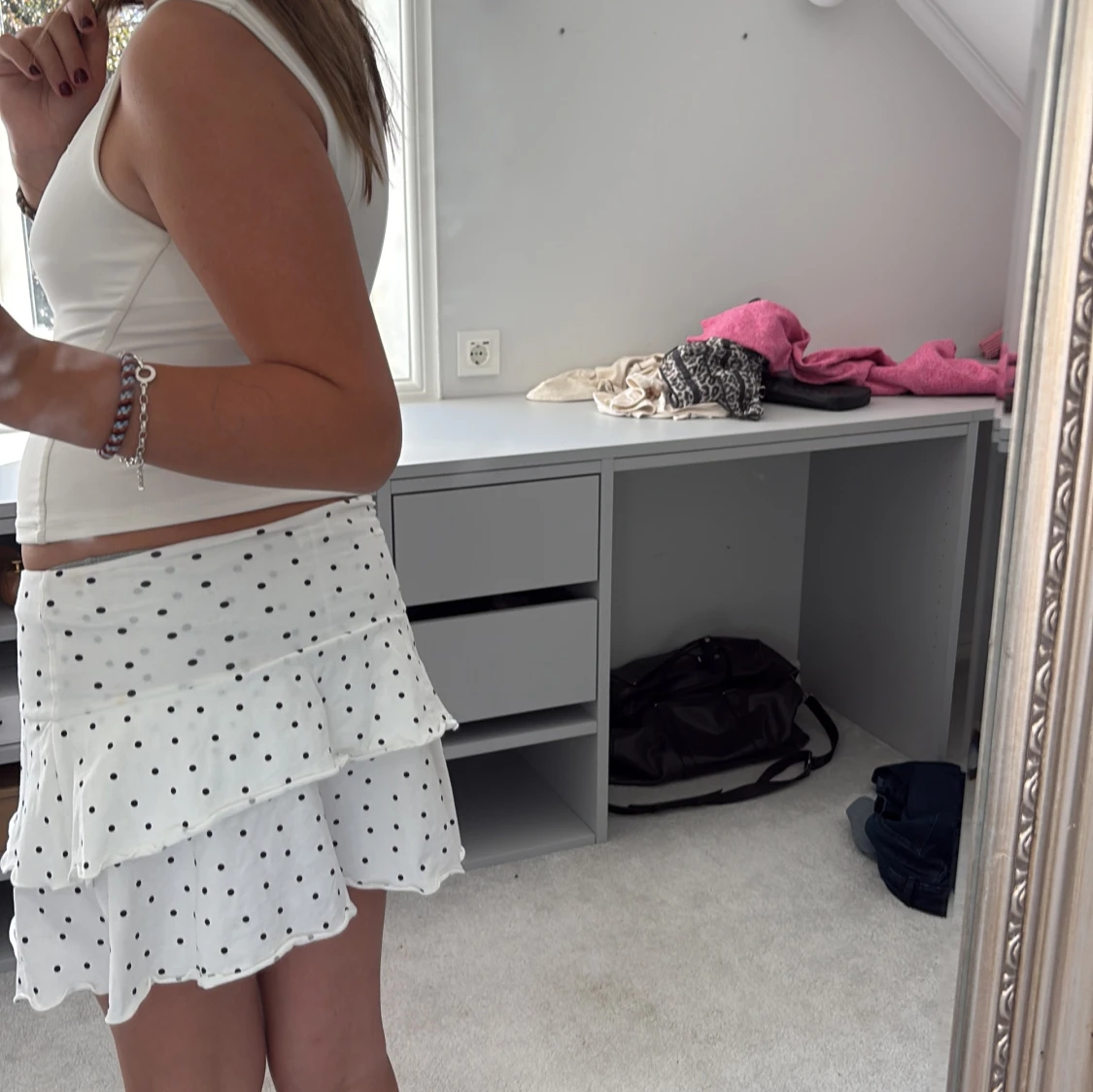 Vit prickig volangkjol!💕💕 - 1