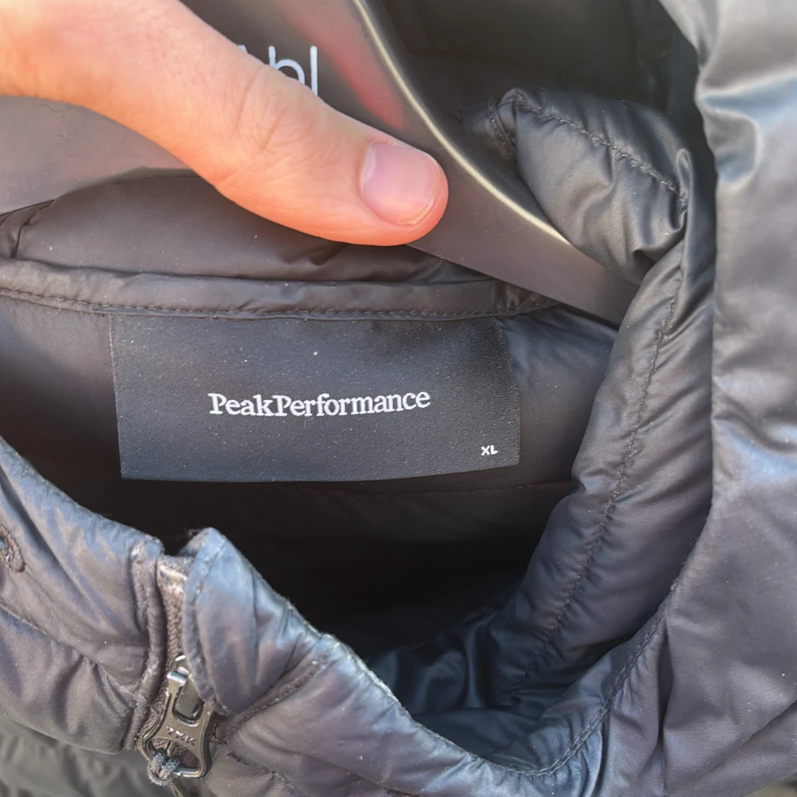 Svart dunjacka Peak Performance XL - 2