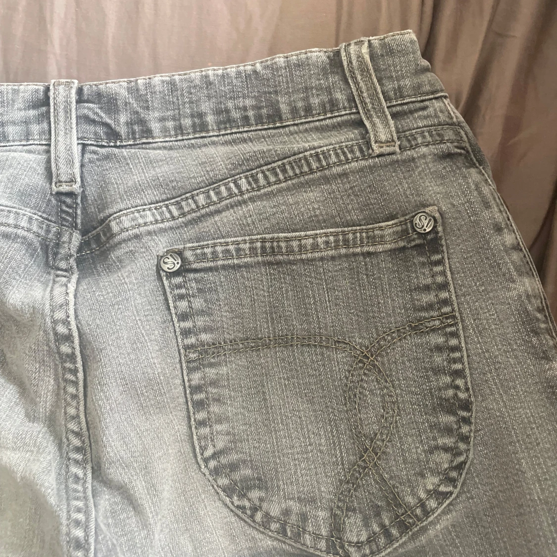 Grå jeans från Sisters, storlek 36 - 1