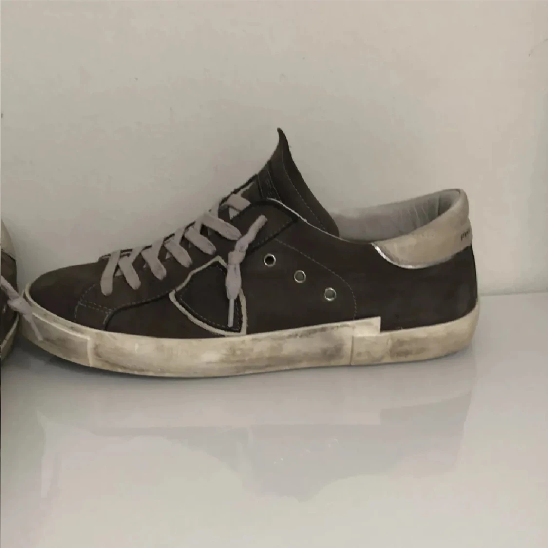Gråa philippe model skor strolek 40 - 2
