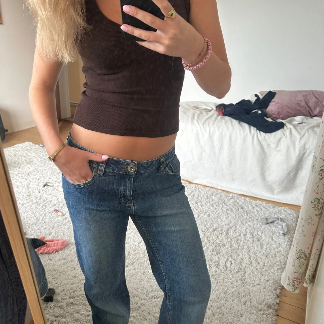 Blå raka jeans med låg midja