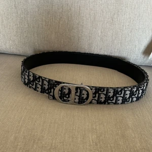 Fin bälte - Dm för flera bilder, pris kan diskuteras