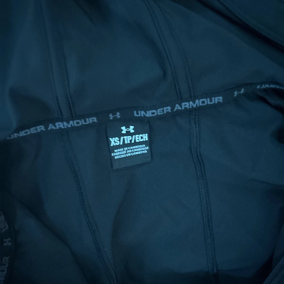 Svart vindjacka från Under Armour XS - 2