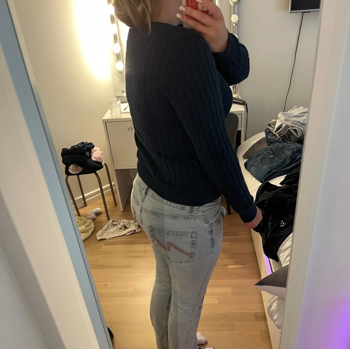 Mörkblå kabelstickad tröja från GANT - 1