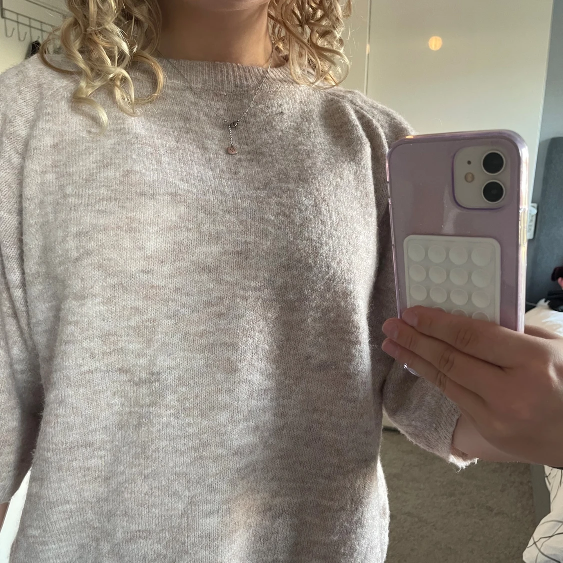 Beige stickad tröja från 157 - 3