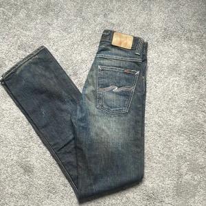 Nudie jeans straight sven - Riktigt ovanliga nudie jeans som är väldigt svåra att få tag på storlek 26:32 med riktigt bra passform. Skriv om mer info👌