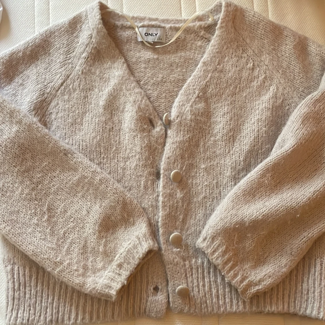 Beige stickad kofta från ONLY - 2