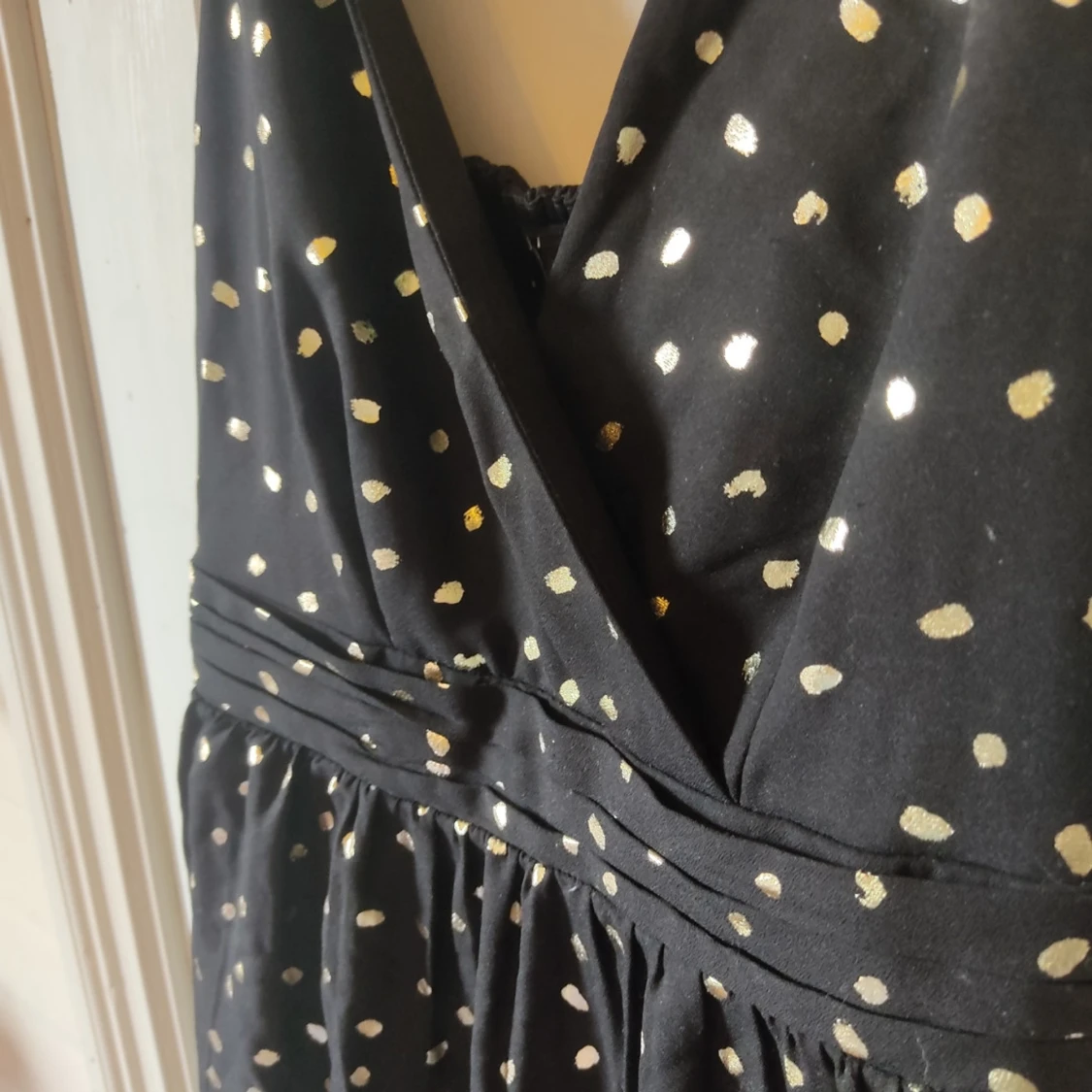 Svart prickig klänning - 2