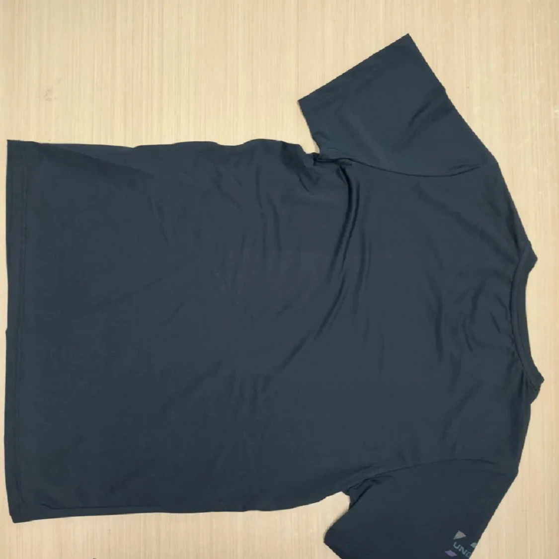 Svart t-shirt från under armor, HeatGear (M) - 1