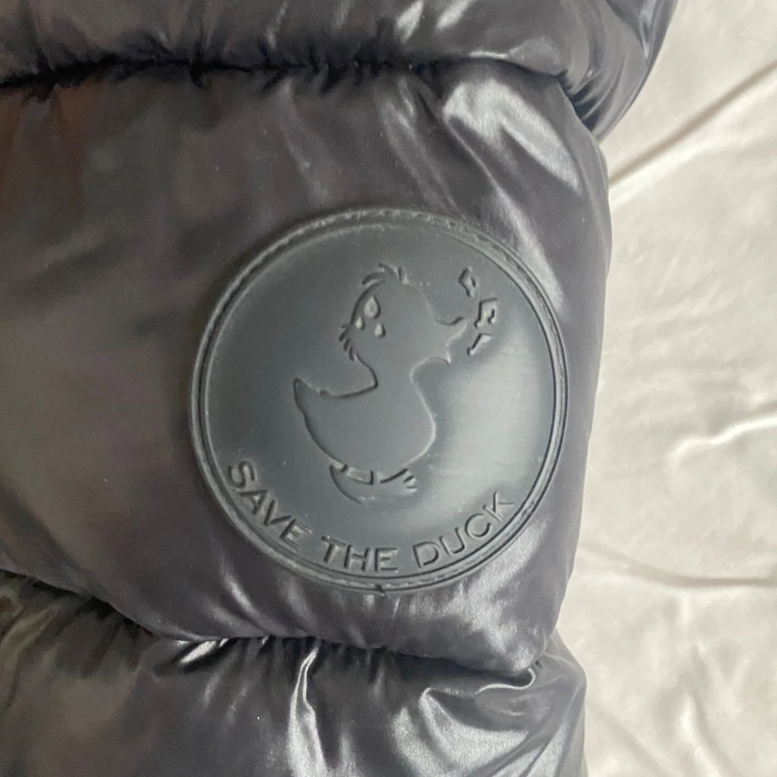 Svart pufferjacka från Save The Duck - 3