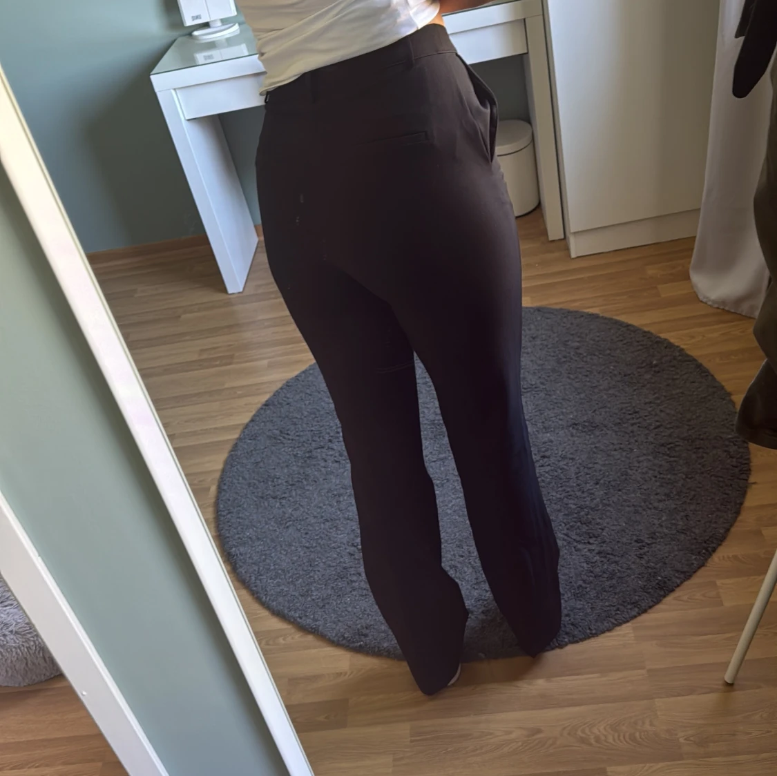 Svarta kostymbyxor från BikBok - 1