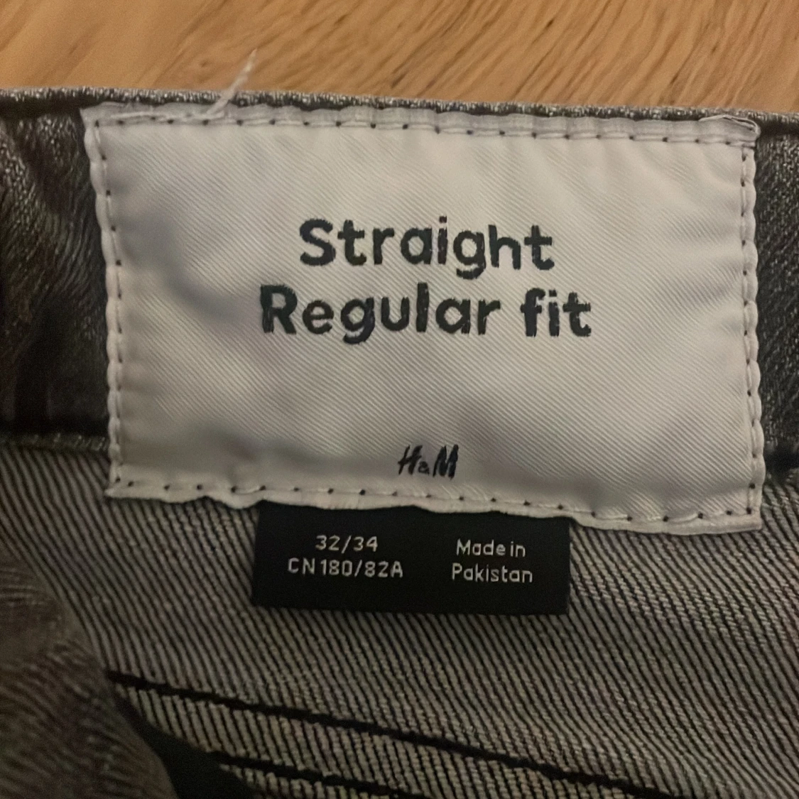 Grå jeansbyxor från H&M - 2