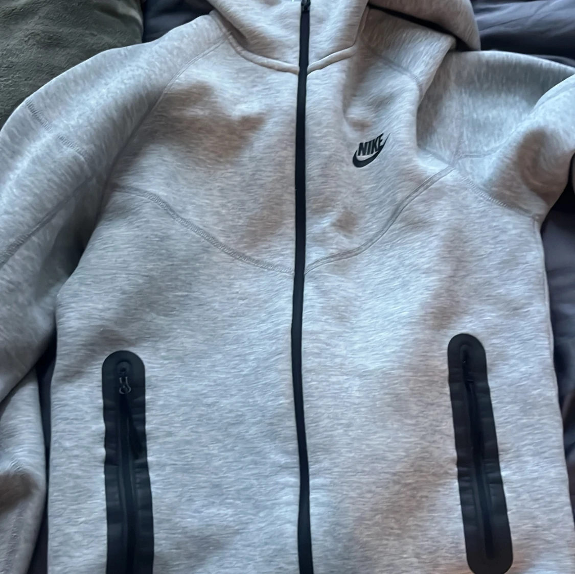 Grå zip-hoodie från Nike