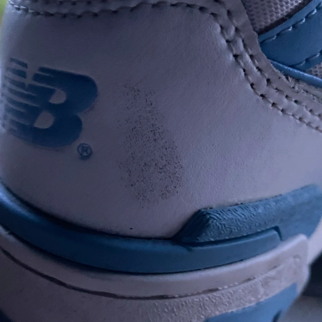 New Balance 550 sneakers i vitt och ljusblått - 4