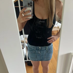 Diesel body - Säljer min svarta diesel body. Jättefint skick. Säljer då jag inte använder längre. Står inte vilken storlek men den är typ Xs/S