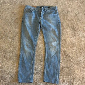 Dondup George - Säljer ett par feta Dondup George jeans | W31 | Ny pris 3000kr💸| Har du några frågor eller funderingar är det bara att skriva!😄| Pris kan diskuteras vid snabb affär🙌|