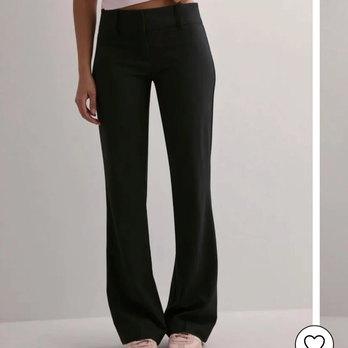 Svarta low waist kostymbyxor