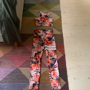 Tränings set - Nästan aldrig använt, inga skador. Båda delarna är i xs