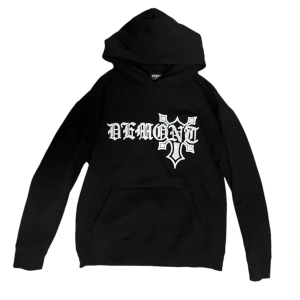 Demont hoodie - Hoodie från demont. Slutsåld hos demont. XL men jag som har M-L skulle säga att den sitter perfekt. Så om du har L så borde den funka.