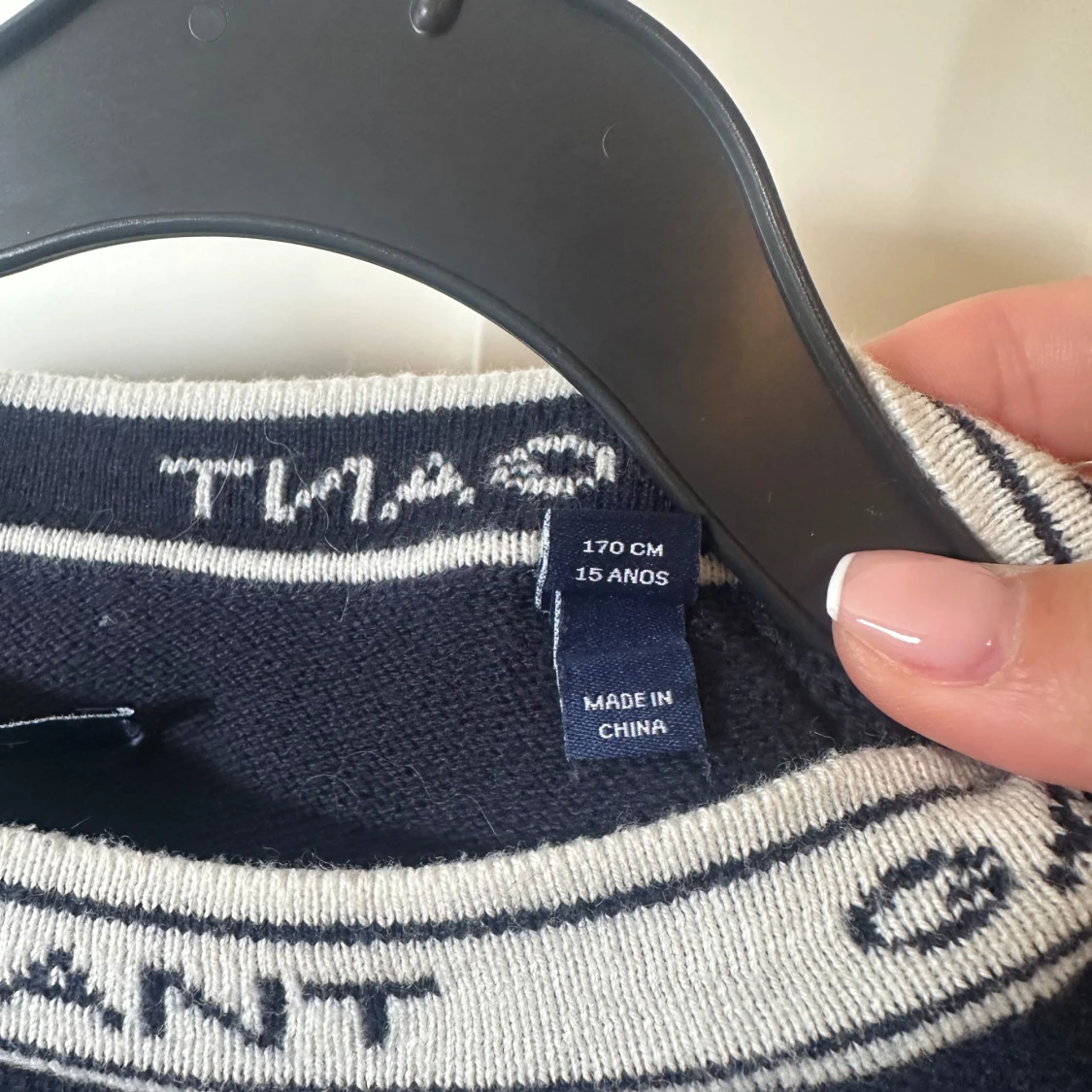 Mörkblå stickad tröja från Gant - 2