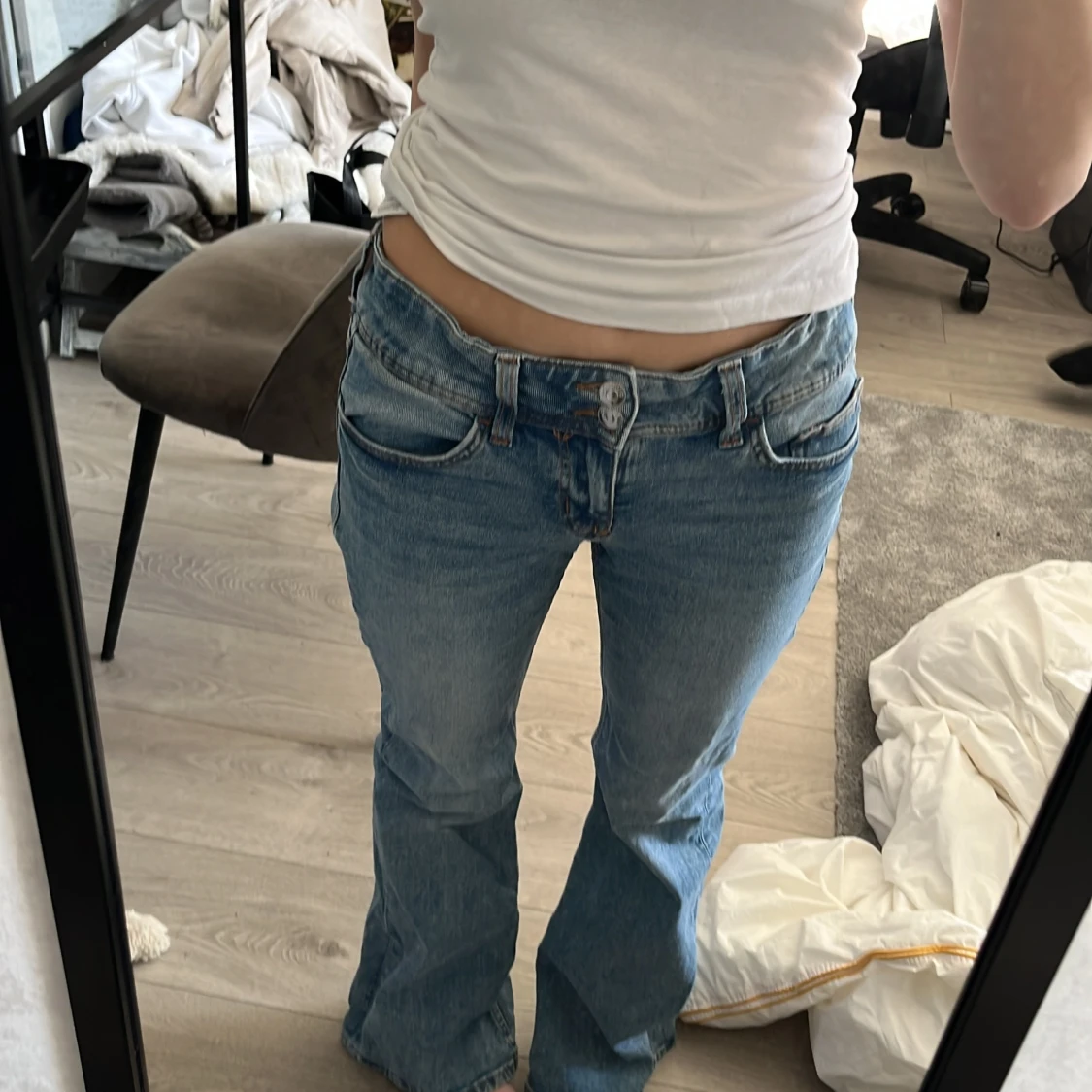 Blå broderade bootcut jeans med låg midja - 2