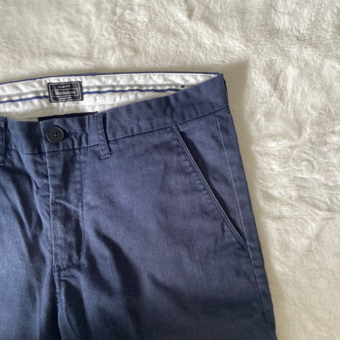 Jättesnygga mörkblåa chinos från märket Martinique  - 3