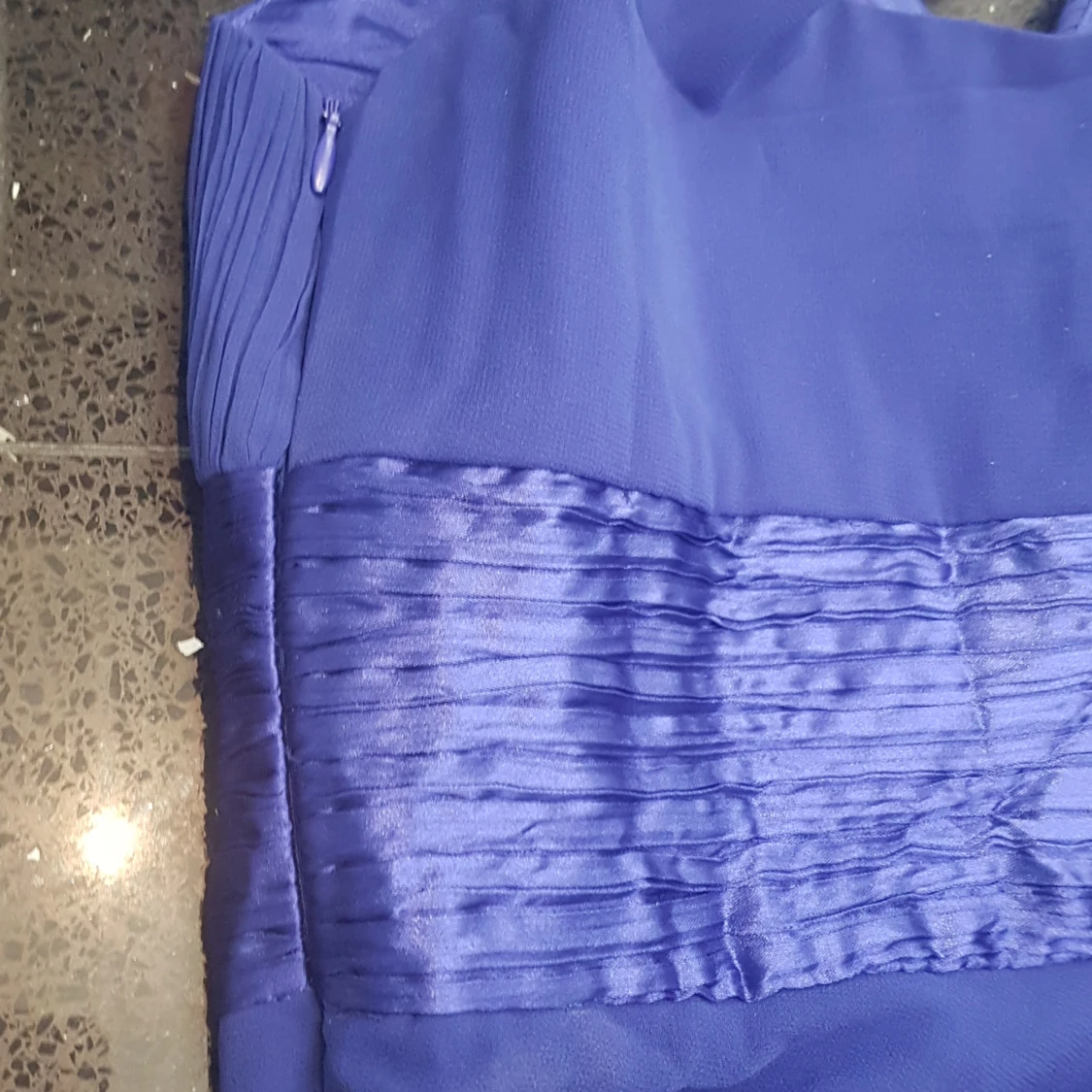 Blå långklänning med paljett-detaljer - 2