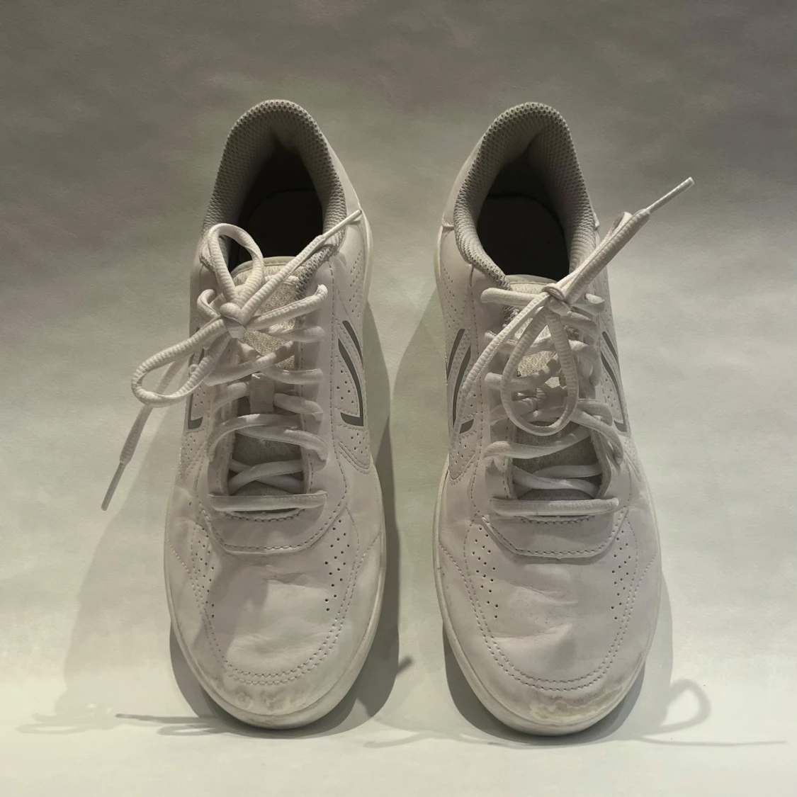 Vita sneakers från Domyos - 1