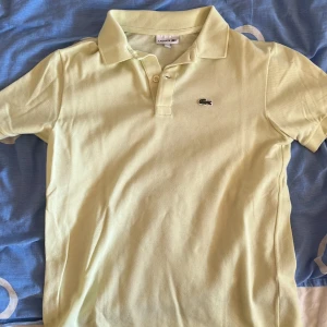 Lacoste Piké  - Säljer en snygg Lacoste piké 