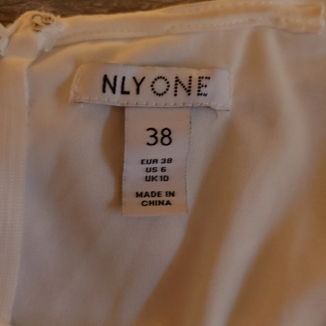 Vit spetsklänning från NLY One - 2