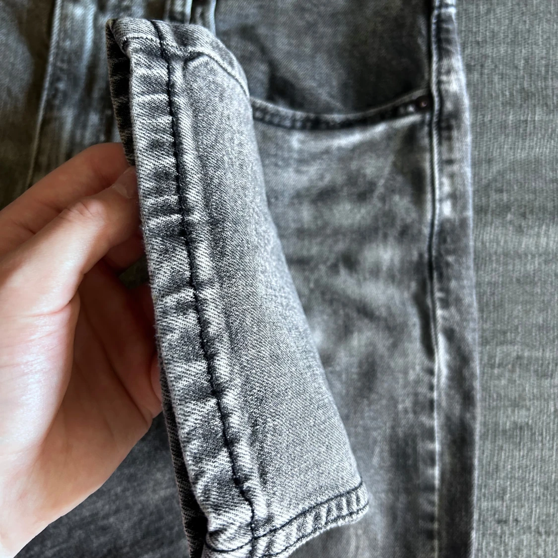 Gråa raka jeans från Levi’s - 2