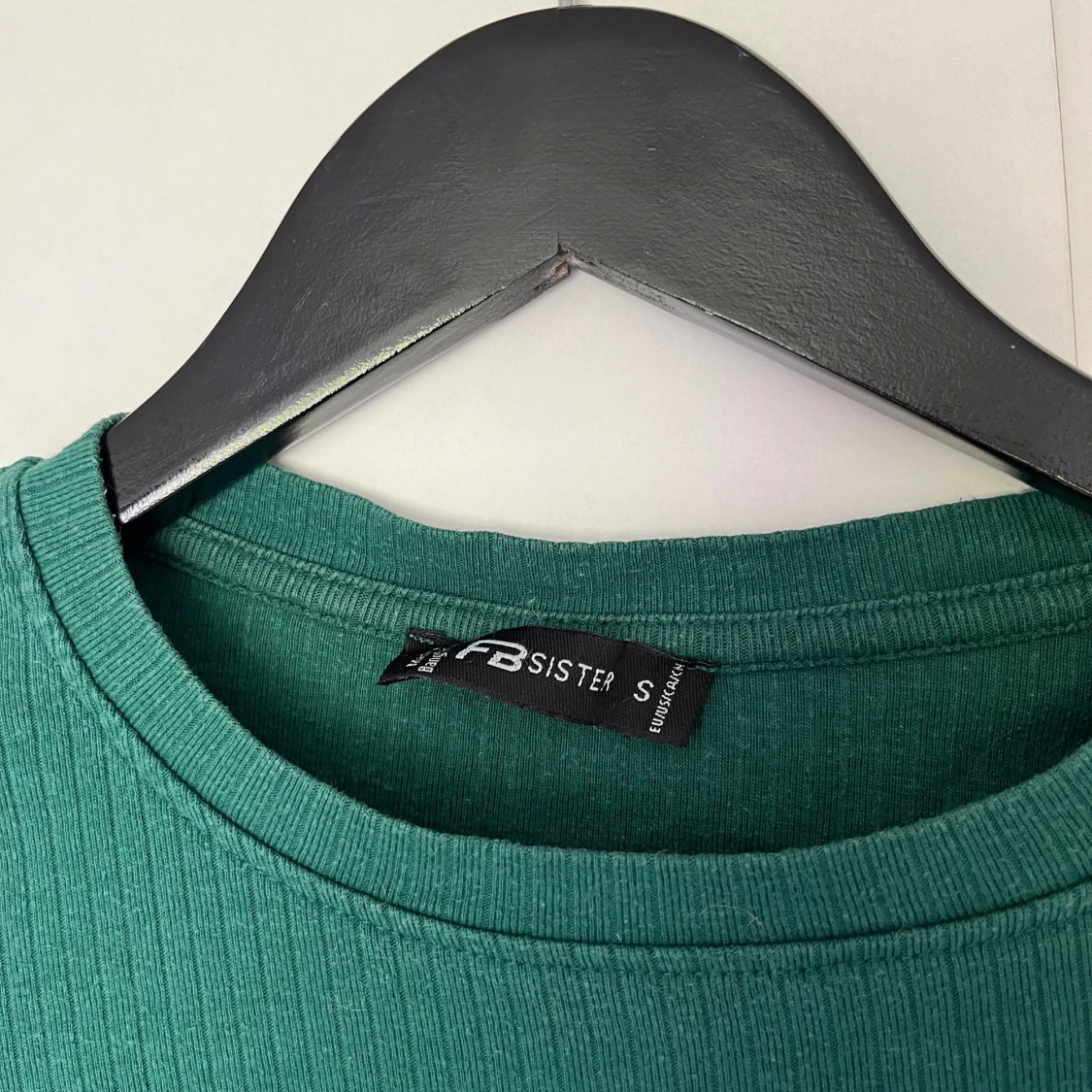 Grön ribbad långärmad tröja - 2