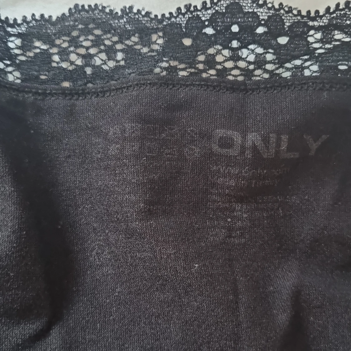 Svart spetslinnetopp från ONLY - 2