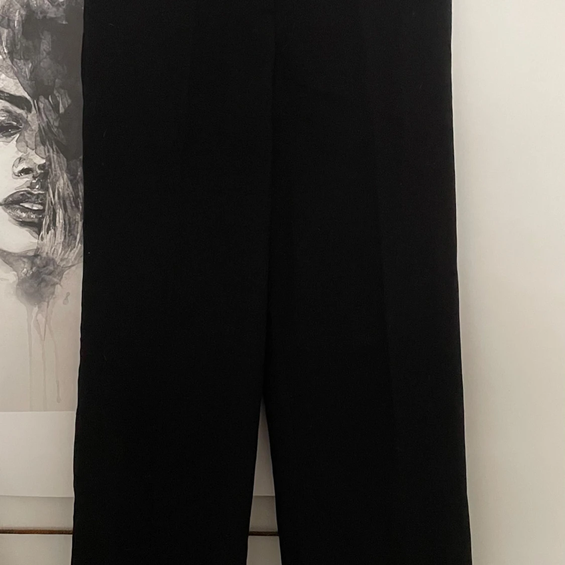 Svarta kostymbyxor från BikBok (Jackie)