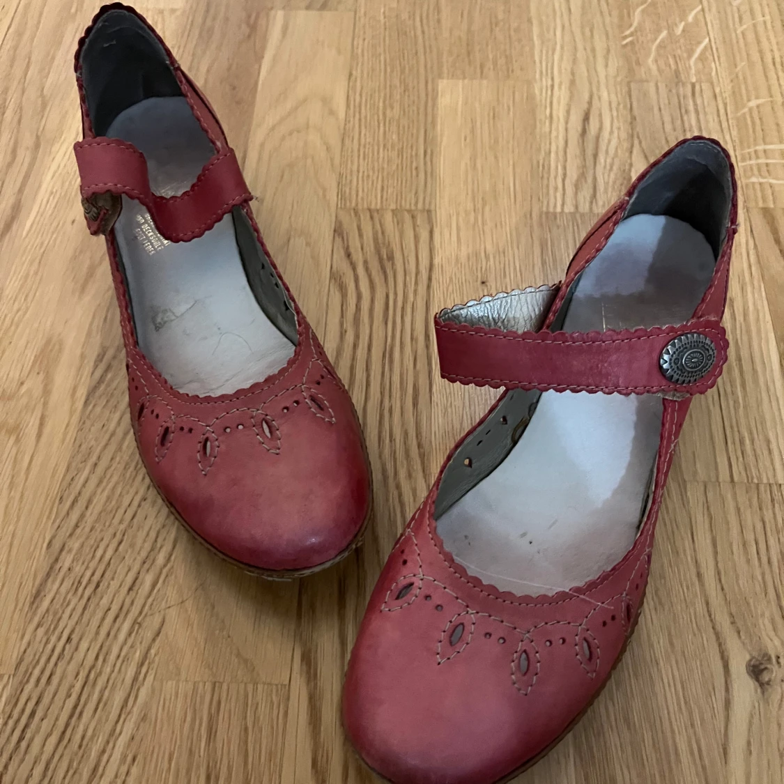 Röda ballerinaskor från Rieker - 1