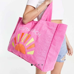 Rosa strandväska  - Snygg strandväska från ASOS!! Slutsåld 