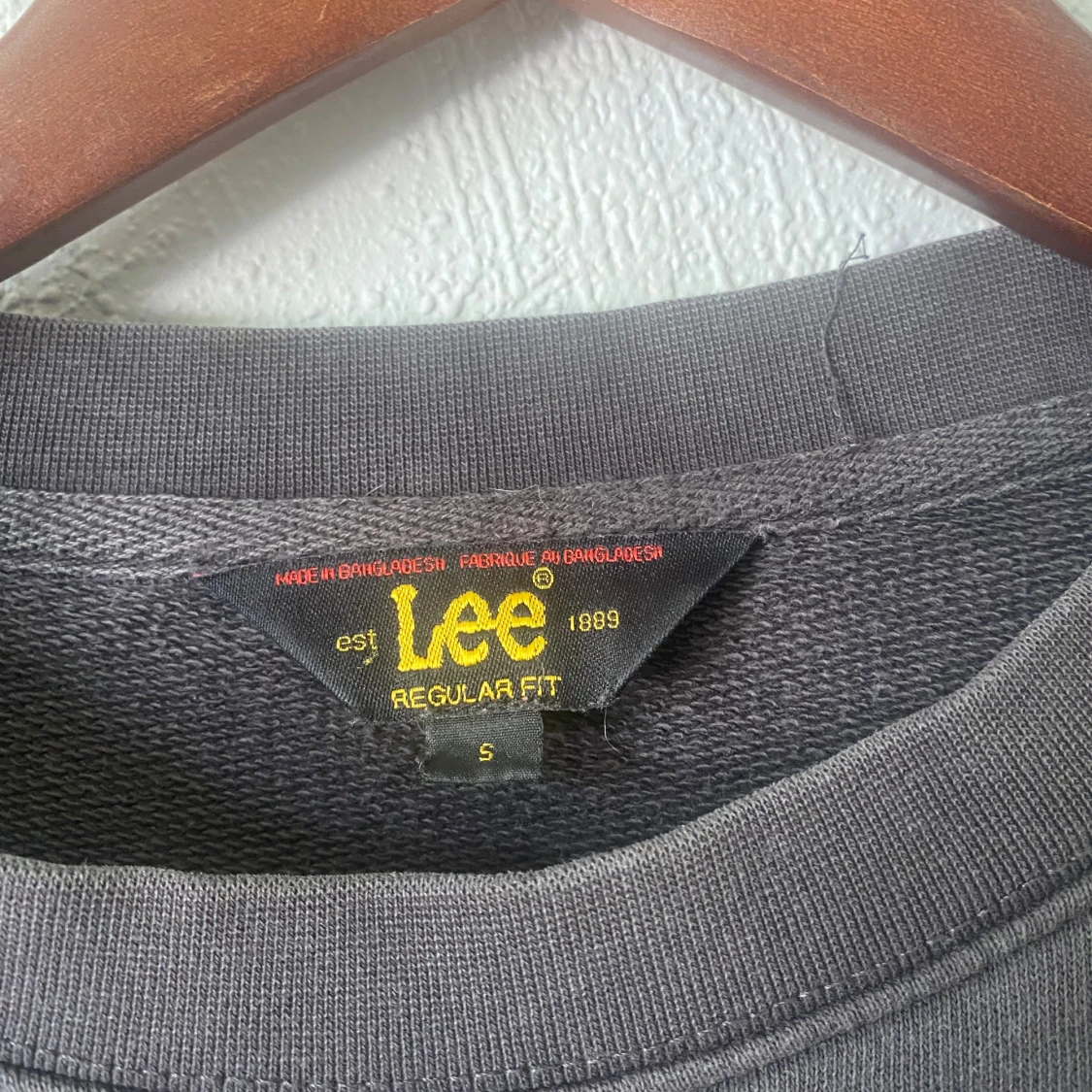 Mörkgrå sweatshirt från Lee - 1