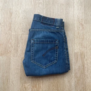 Dondup jeans - Dondup jeans | Modell: Lucky | Passform: Slim | Färg: Blå | Skick: Mycket bra | Storlek: 31 | Retail: 3000kr | Skriv vid frågor eller funderingar!