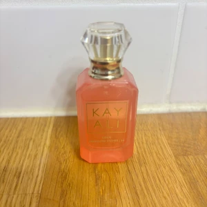 Kayali Eden Sparkling Lychee parfym - 10ml 