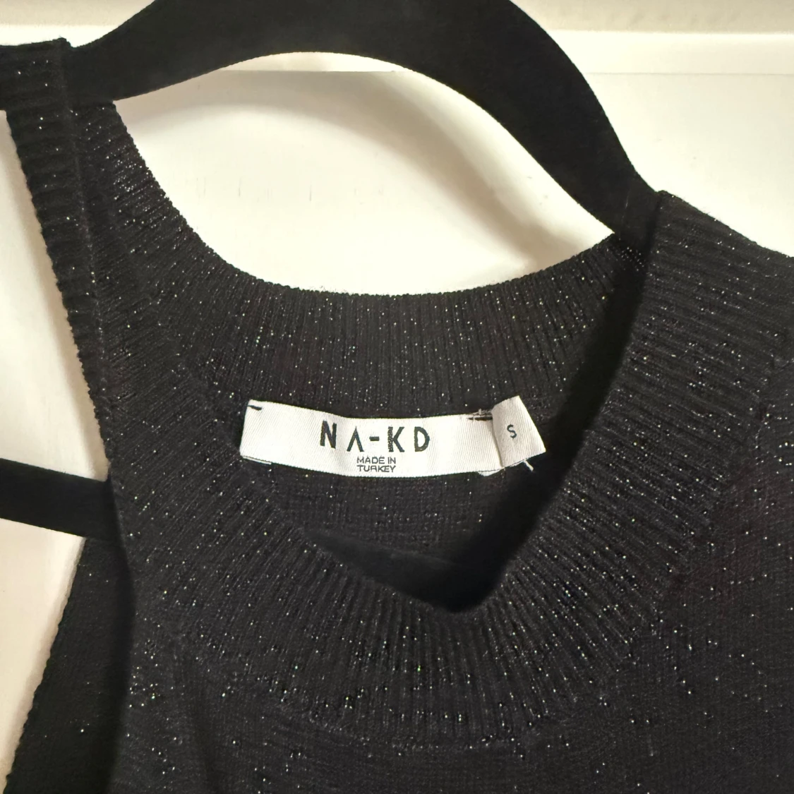 Svart glittrig ärmlös topp NA-KD - 2