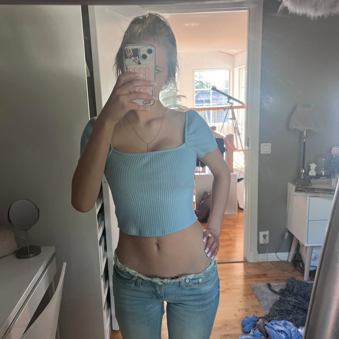 Ljusblå ribbad croppad topp - 2