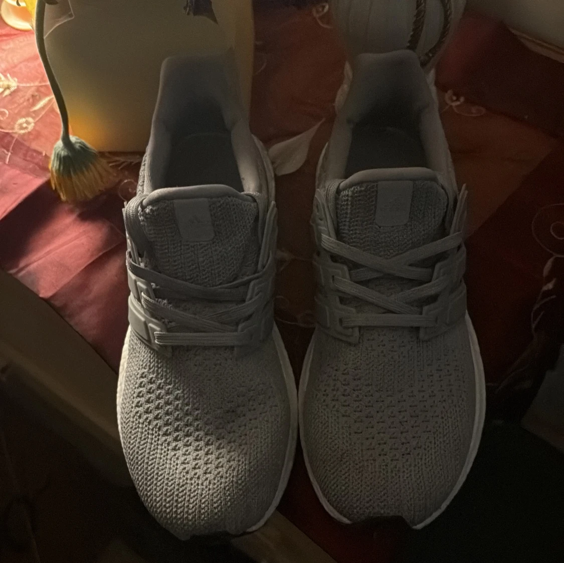 Grå Adidas Ultraboost sneakers