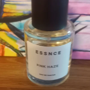 ESSNCE Pink Haze Eau de Parfum - Se bild hur mycket använt 