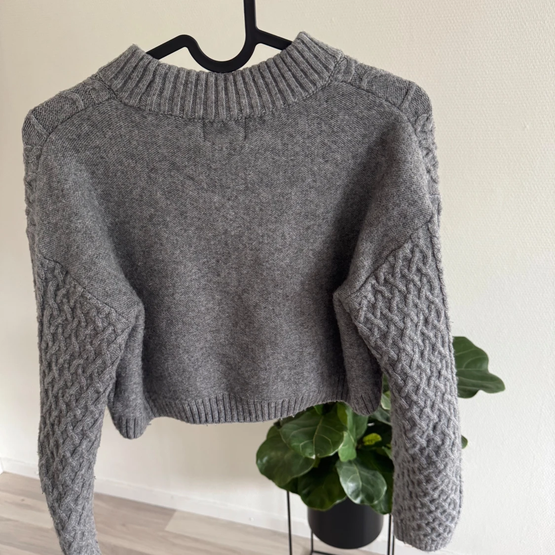 Grå croppad stickad tröja H&M XS - 2
