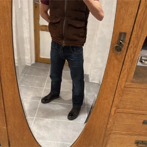 Replay jeans  - Säljer nu dessa Replay jeansen i modellen Anbbas (slim fit) jeansen är i mycket bra skick. Storlek W34 L30. Priset inte hugget i Sten skriv vid frågor eller funderingar 